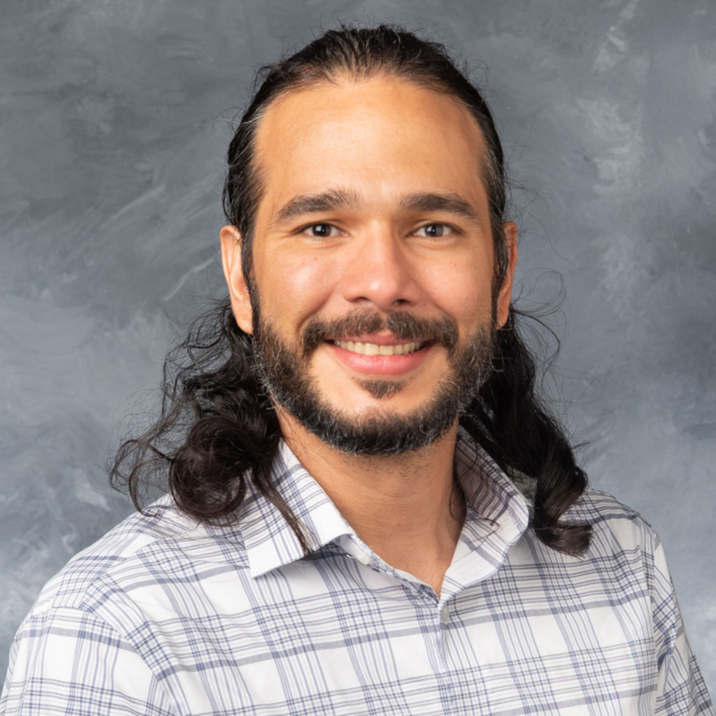 Humberto Vergara headshot