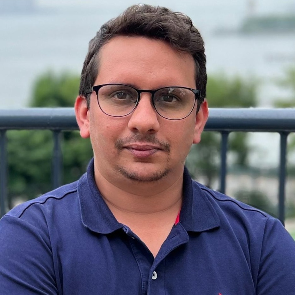 Mohamed Abdelkader headshot